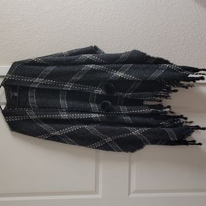 Marc New York One Size Poncho. Gray and black.